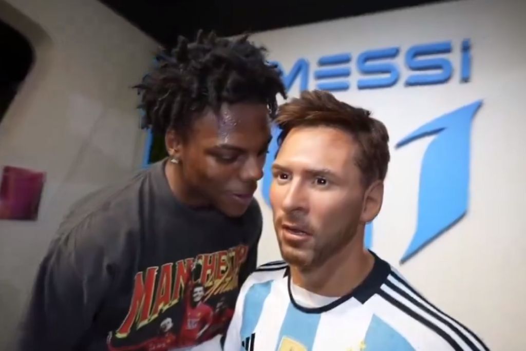 Ο Speed την… έπεσε στο ομοίωμα του Μέσι – «Ο Κριστιάνο είναι καλύτερος μπρο» (vid)