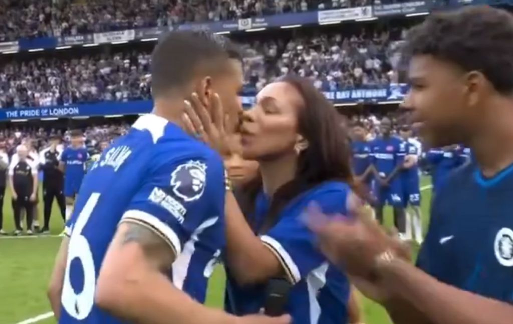 «Λύγισε» ο Τιάγκο Σίλβα στο αντίο του στην Τσέλσι (vid)