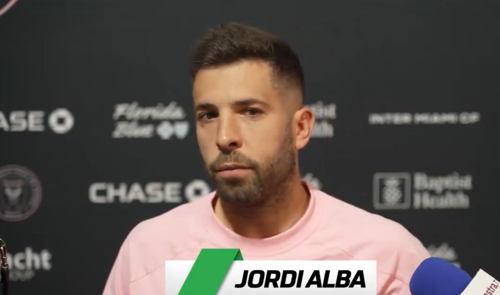 Τα… πήρε ο Άλμπα όταν ρωτήθηκε για το 15ο της Ρεάλ: «Δεν με νοιάζει ό,τι είναι άσχετο με την Μπαρτσελόνα»