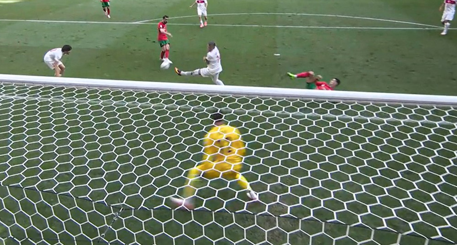 Τουρκία – Πορτογαλία: Το «κάρφωσε» στη γωνία ο Μπερνάρντο για το 0-1 (vid)