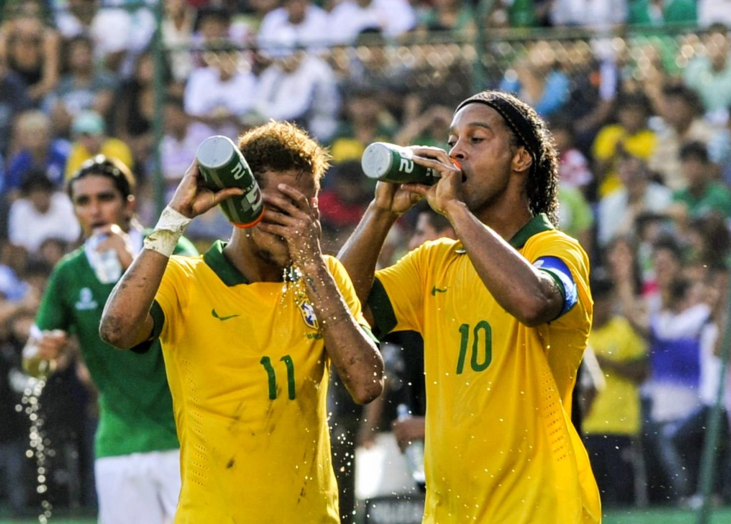 Ροναλντίνιο… από τα παλιά – «Πάμε να το πάρουμε παιδιά, είμαι μαζί σας» (vid)