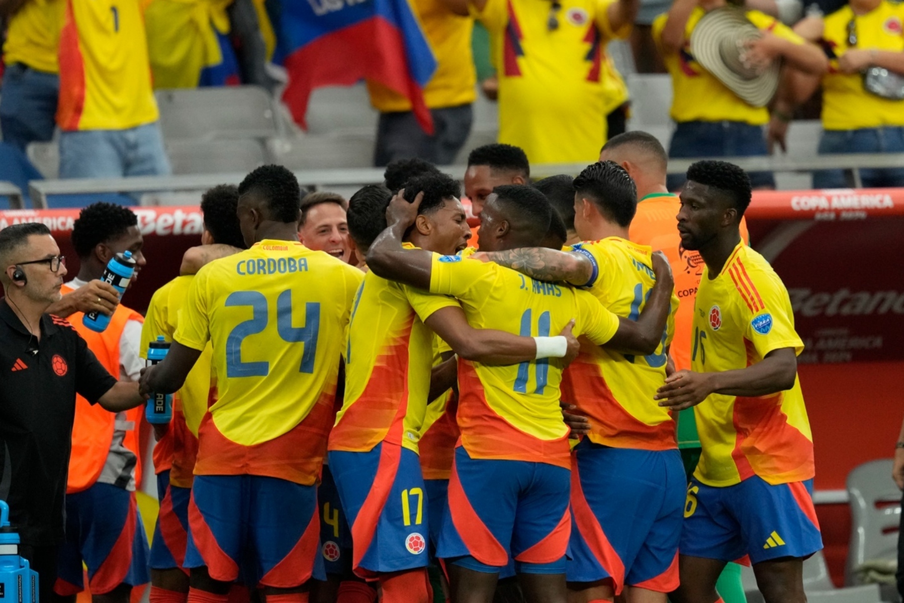 Στους «8» του Copa America η Κολομβία με «γλέντι»! (vids)