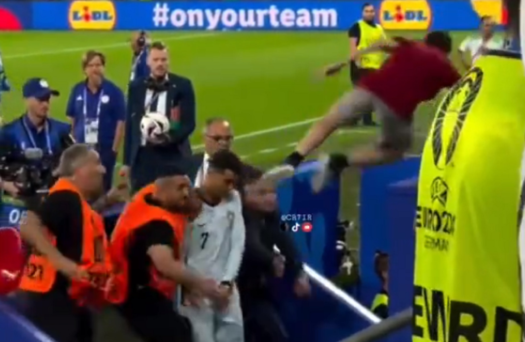 Κριστιάνο EURO2024: Οπαδός παραλίγο να χτυπήσει σοβαρά τον Πορτογάλο (vid)