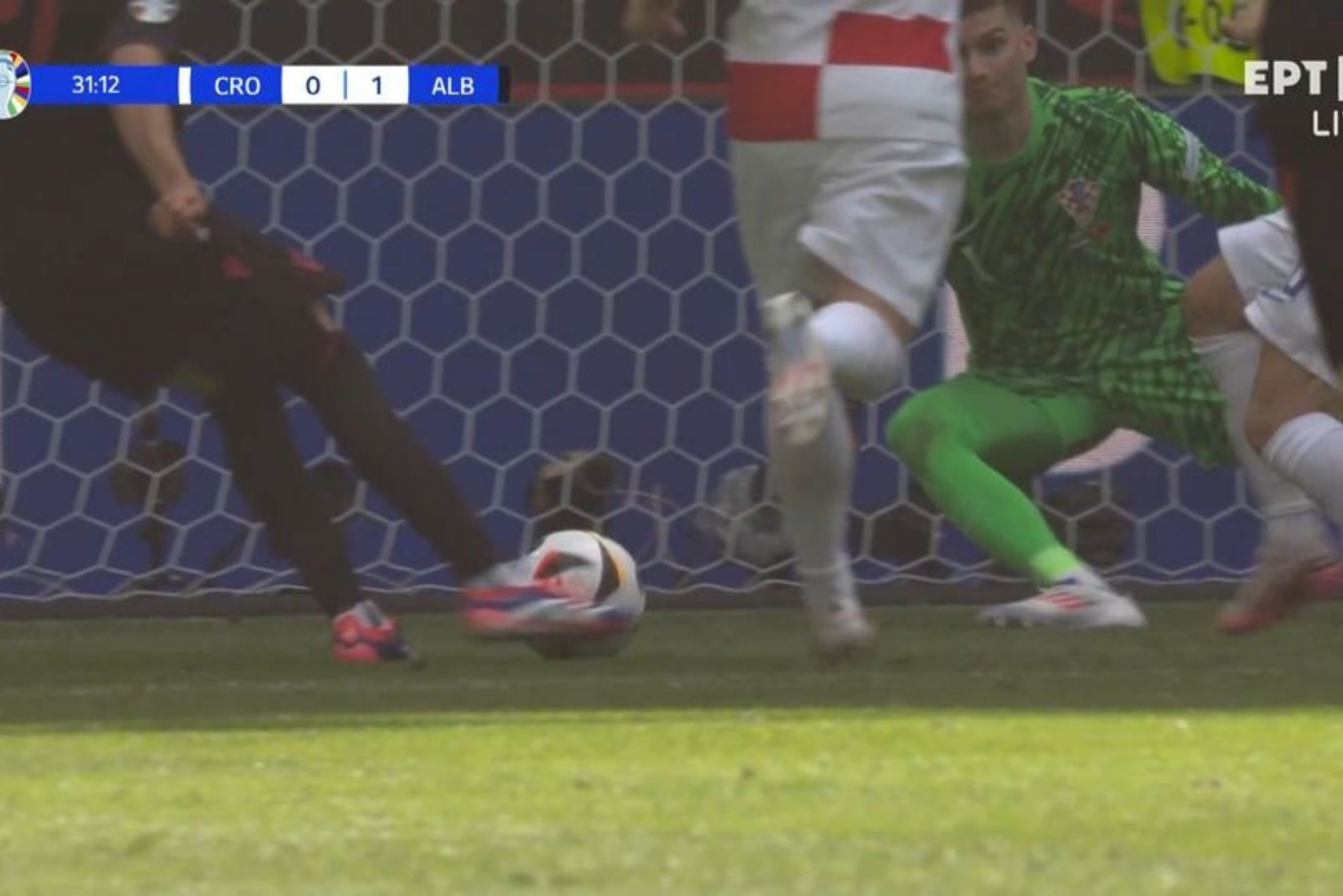 Παραλίγο μοιραίο λάθος του Μόντριτς – Τεράστια επέμβαση του Λιβάκοβιτς! (vid)