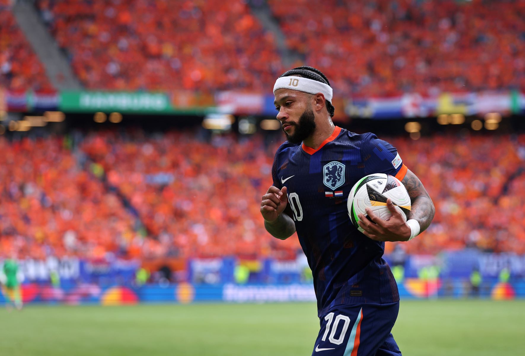 Ο ΝτιΜάρτζιο στέλνει στη Μίλαν τον – ελεύθερο και ωραίο – Μέμφις Ντεπάι