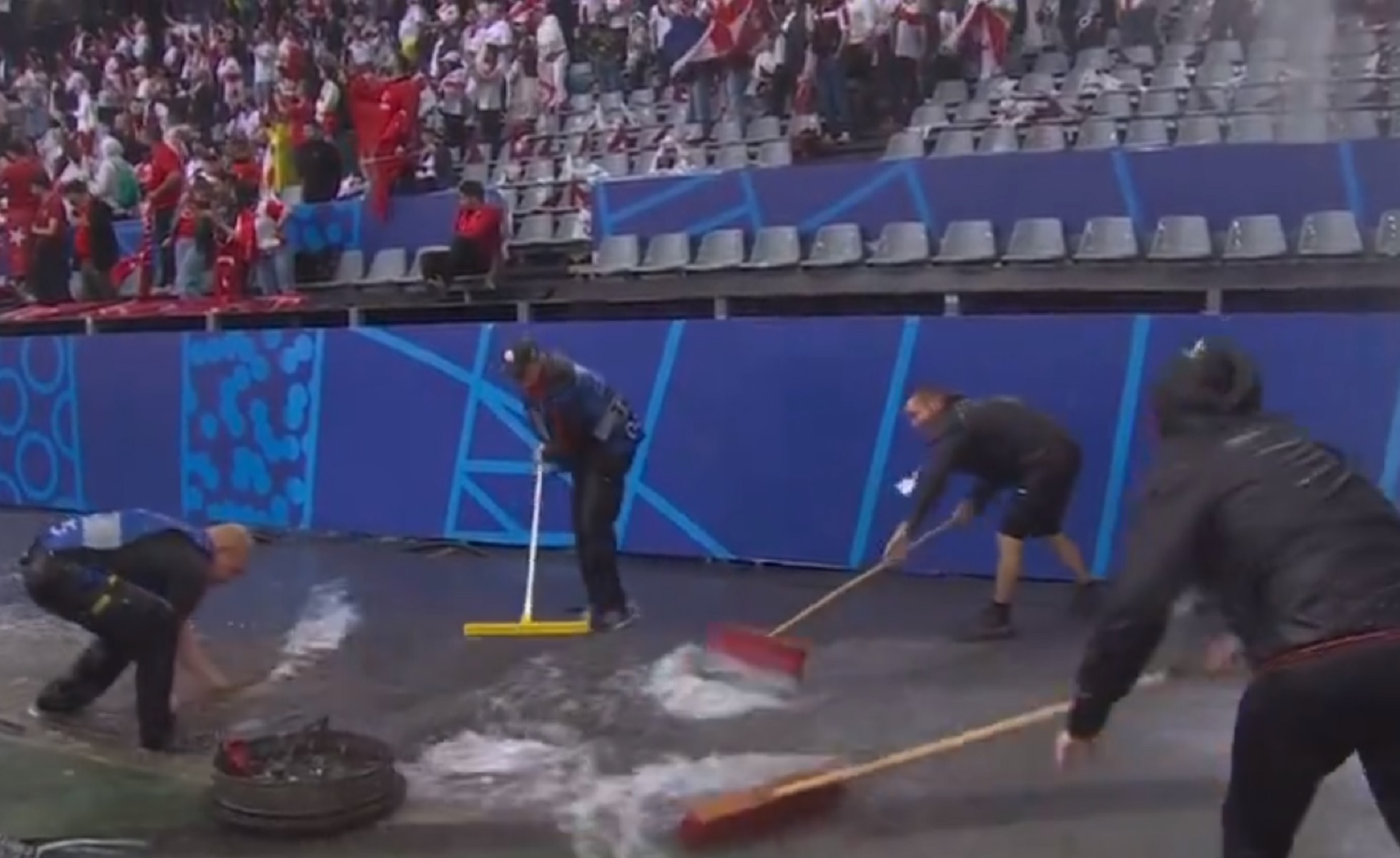 Τουρκία – Γεωργία: Οι διοργανωτές εξαφάνισαν τόνους νερό στο άψε σβήσε (vid)