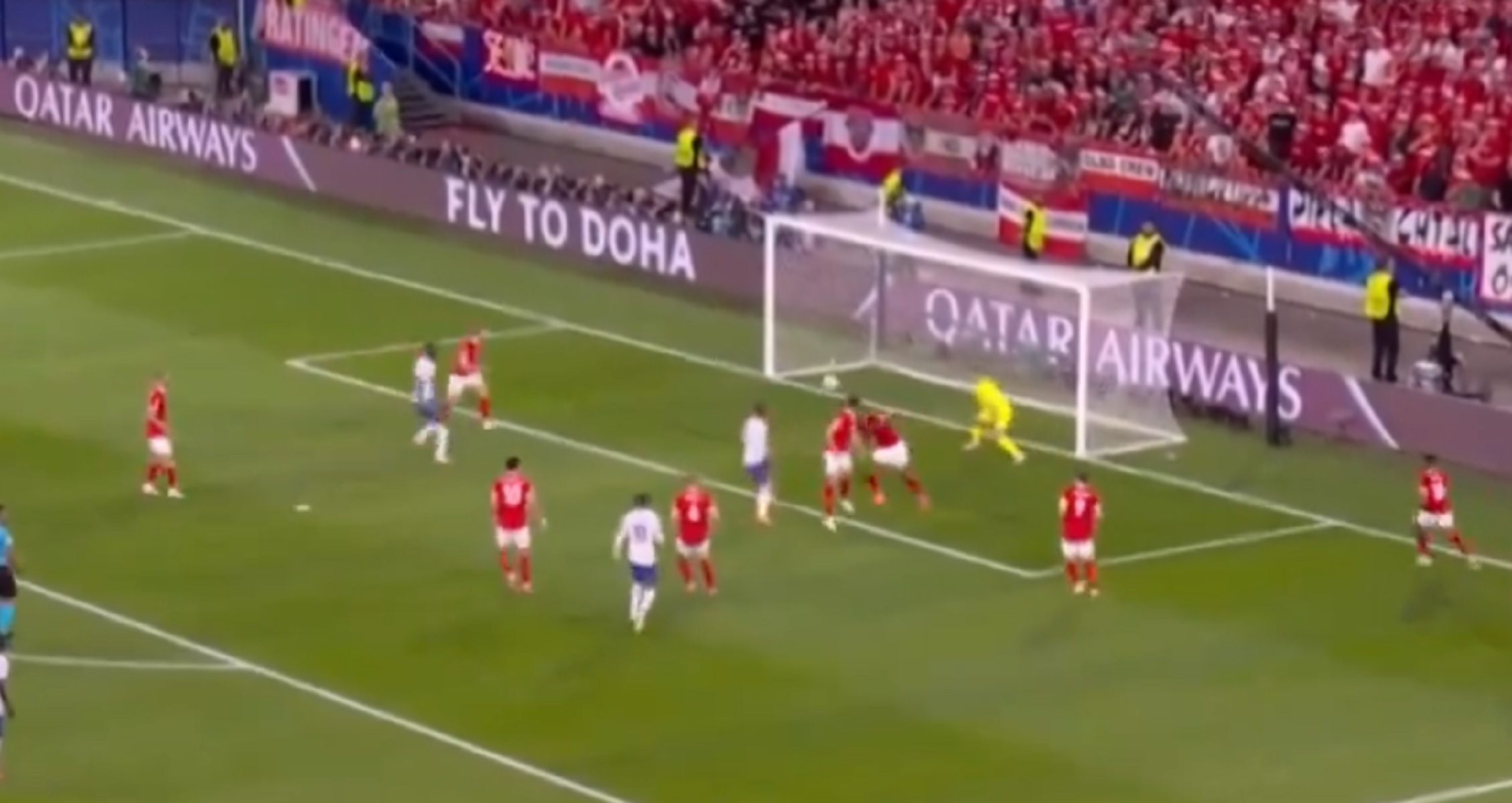 Πολύ άτυχη η Αυστρία – Προβάδισμα των Γάλλων με αυτογκόλ του Βέμπερ (vid)