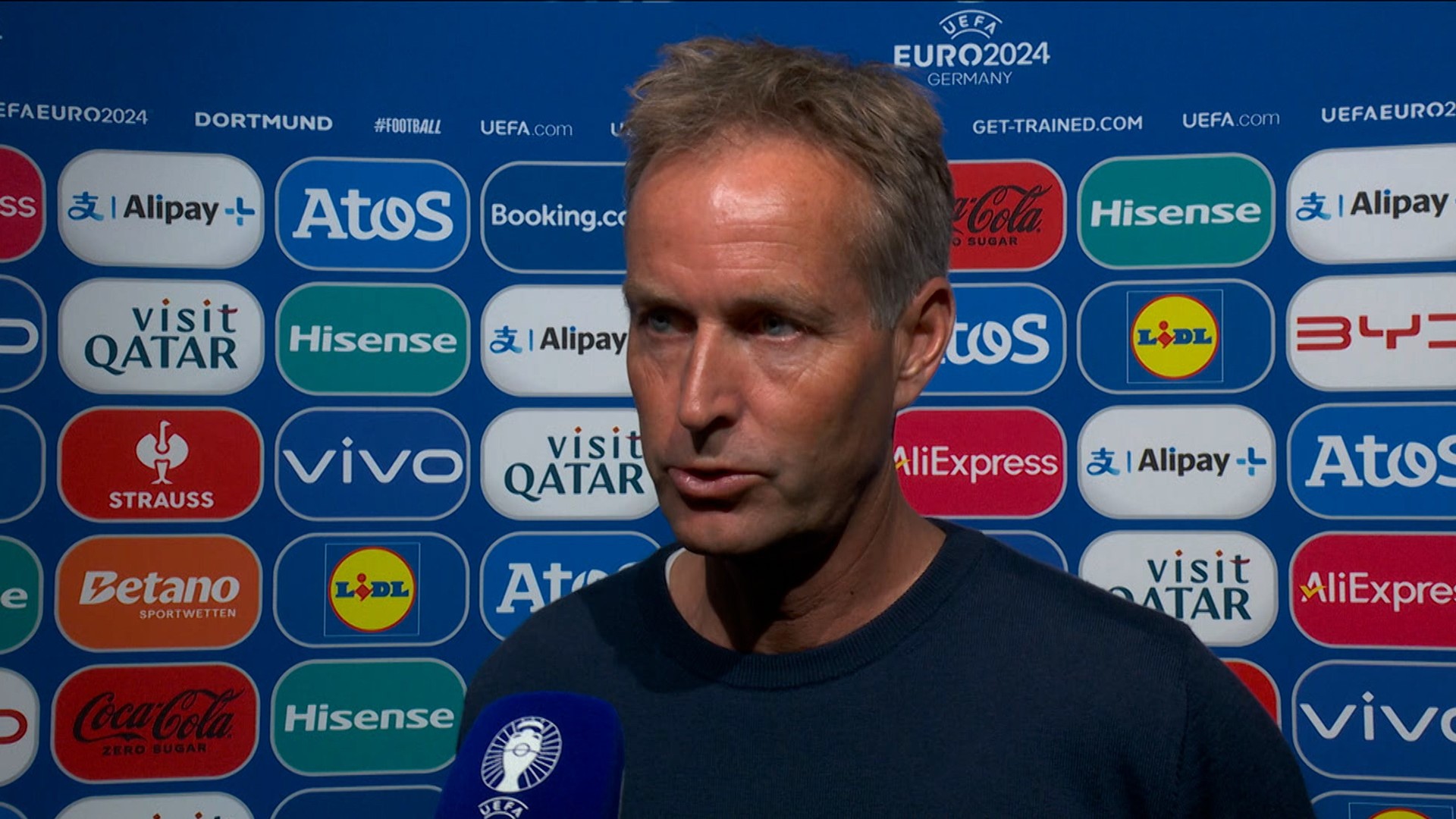 Ξέσπασε ο προπονητής της Δανίας: «Δεν αντέχω άλλο τις γελοίες αποφάσεις του VAR»