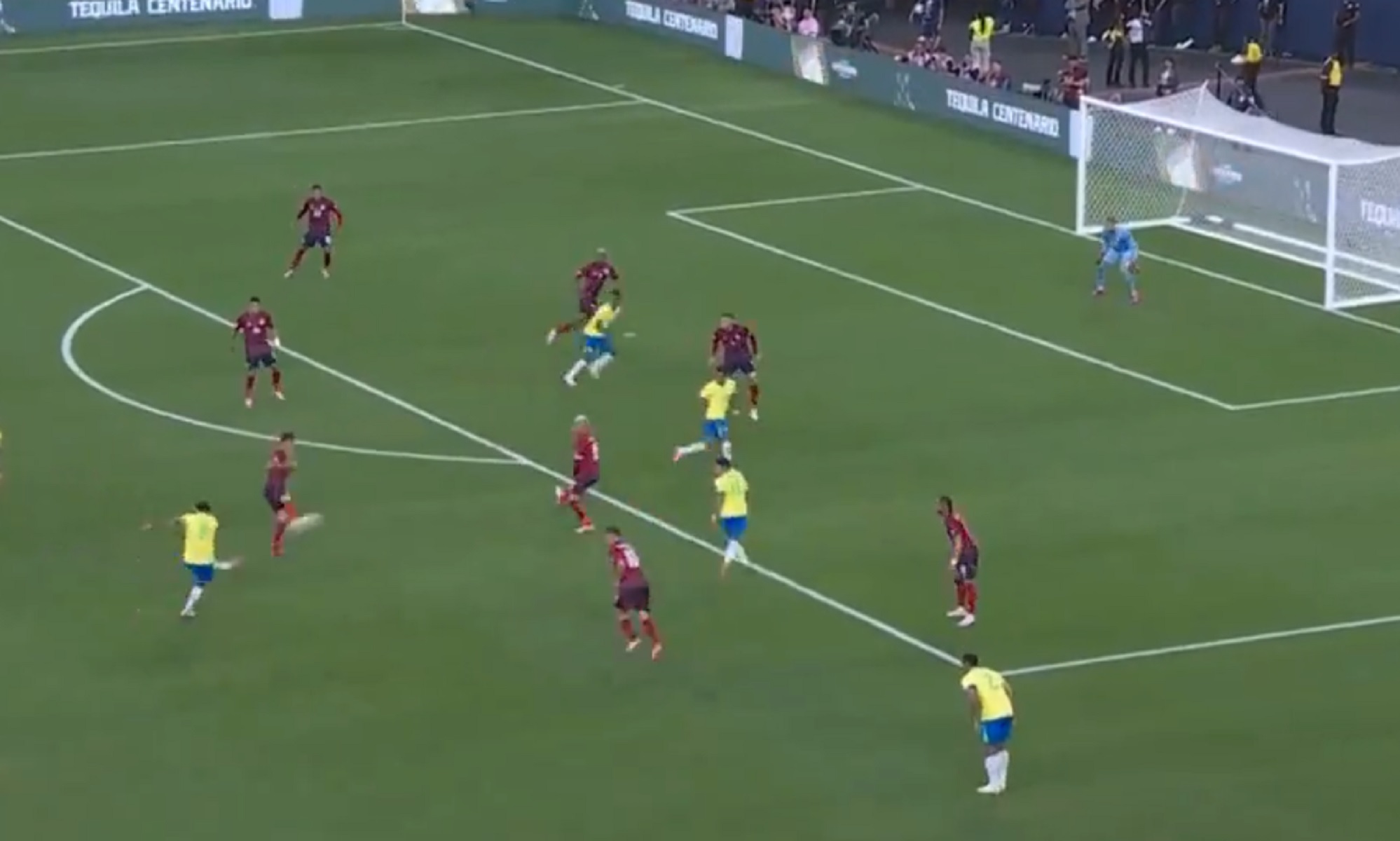 Η «βολίδα» του Πακετά… έσκασε το δοκάρι της Κόστα Ρίκα (vid)