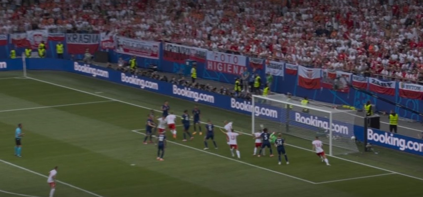 ΓΚΟΛ η Πολωνία – Ο Φαν Ντάικ τα έκανε… μαντάρα και τρέχει η Ολλανδία (vid)