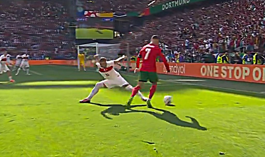 Έγινε ξανά 20 ο Κριστιάνο – Άδειασε για πλάκα τον Μπαρντακτσί με αλλεπάλληλες ντρίμπλες (pics)