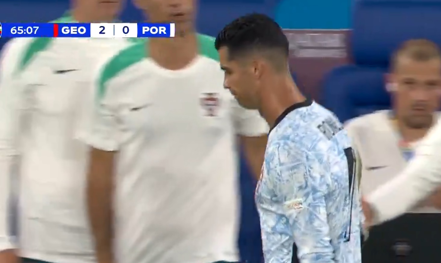 Έξαλλος στην αλλαγή του ο Κριστιάνο, κλώτσαγε ό,τι έβρισκε μπροστά του! (vid)