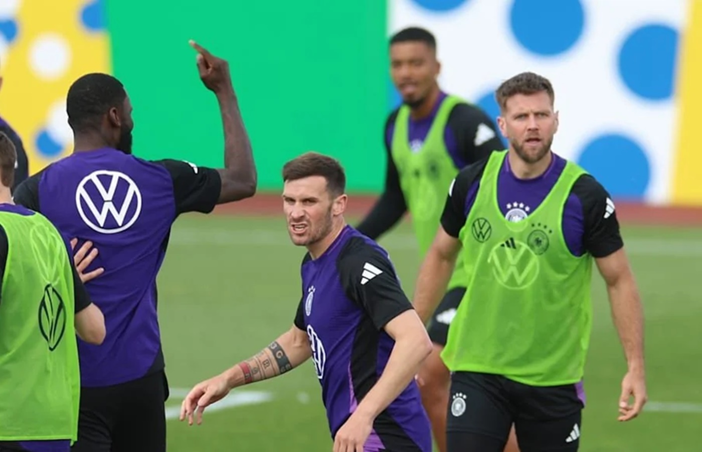 Επεισόδιο στην προπόνηση της Γερμανίας, πιάστηκαν στα χέρια Ρούντιγκερ και Φύλκρουγκ! (pic)