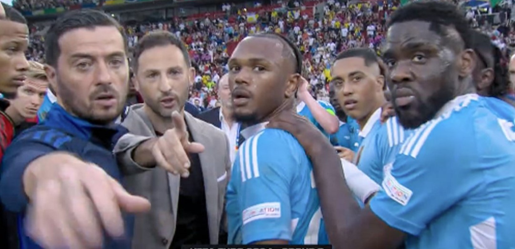 Νευράκια… στο Βέλγιο, απαράδεκτος ο προπονητής – «Ντου» στις κάμερες (vid)