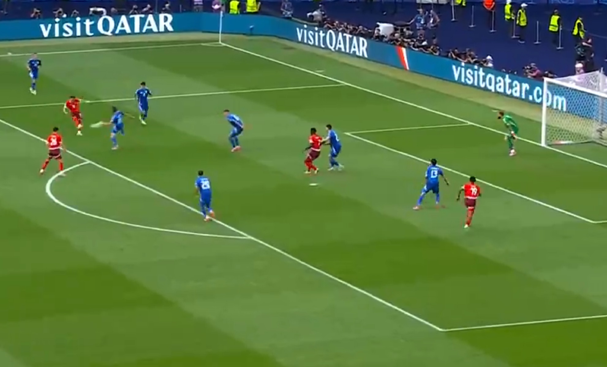 «Ποιητής» Βάργκας… τελειώνει με γκολάρα την Ιταλία (vid)