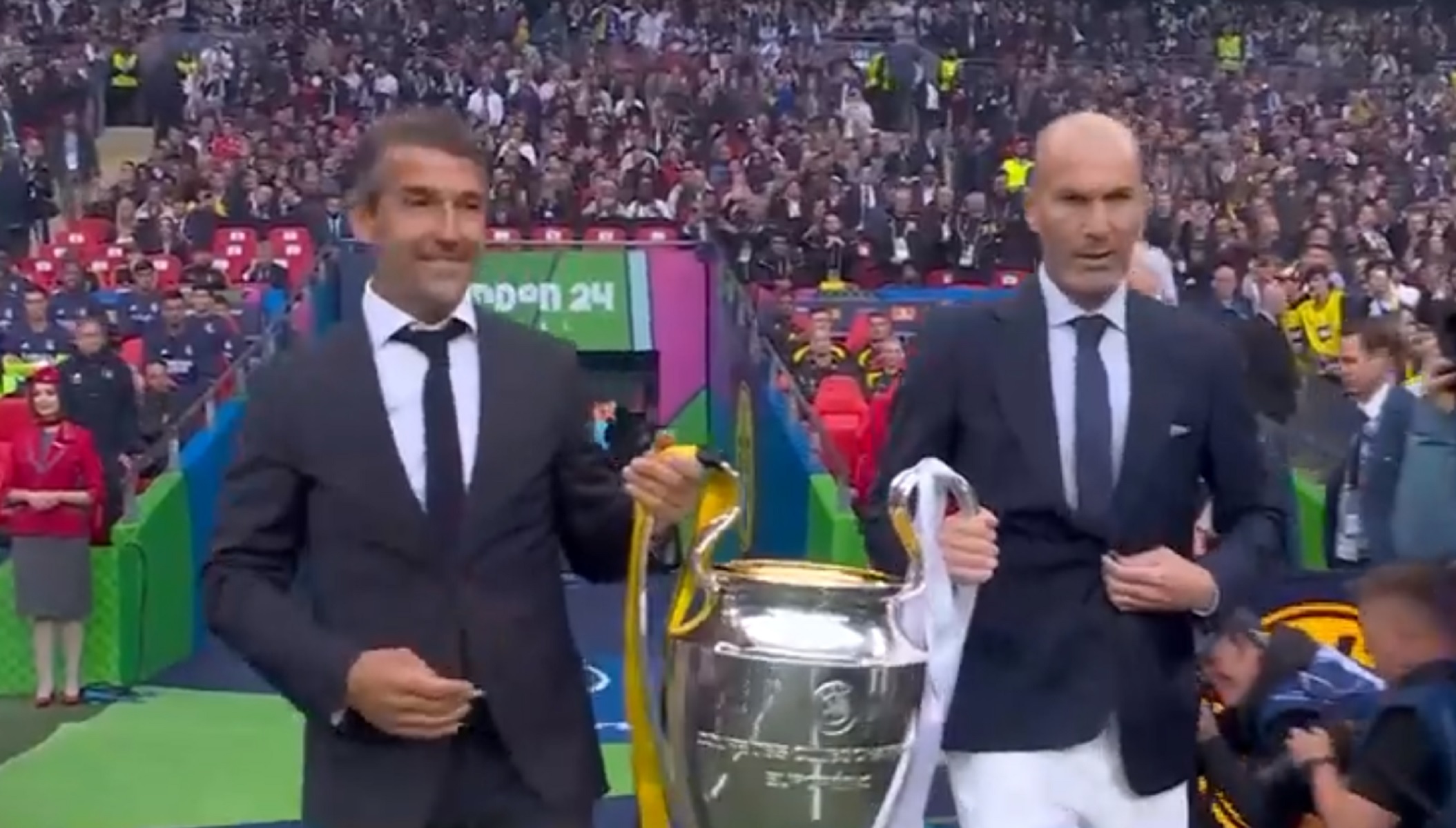 Ζιντάν και Ρίντλε έφεραν στο χορτάρι το τρόπαιο του Champions League (vid)