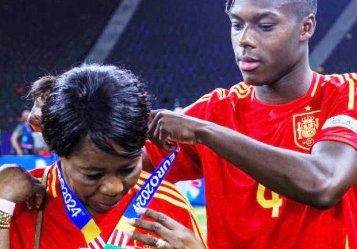 O Nίκο Γουίλιαμς έκανε όλη την Ισπανία να κλάψει: Εξήγησε γιατί έδωσε το μετάλλιο του Euro στη μητέρα του!