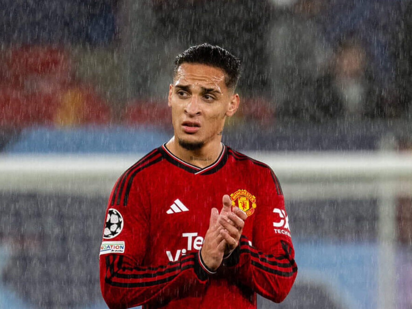 Ο Άντονι ρίχνει τα «τσιμέντα» – Σμίγει ξανά με τον Τεν Χαγκ