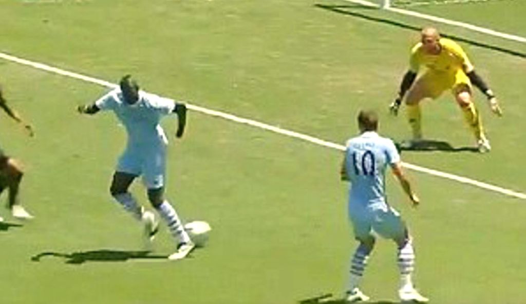 Πέρασαν 13 χρόνια από το πιο αποτυχημένο τακουνάκι – Μπαλοτέλι, ζήτω η… «τρέλα» (vid)