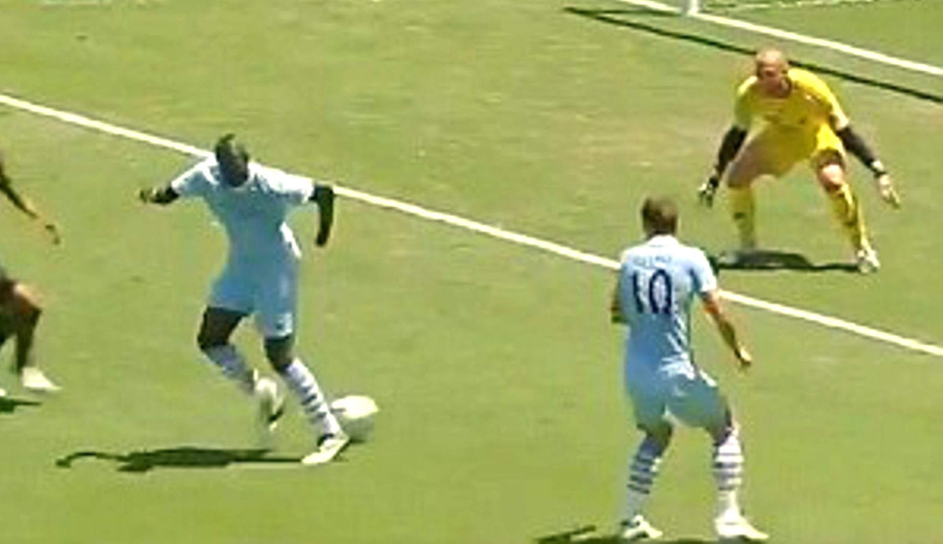 Πέρασαν 13 χρόνια από το πιο αποτυχημένο τακουνάκι – Μπαλοτέλι, ζήτω η… «τρέλα» (vid)