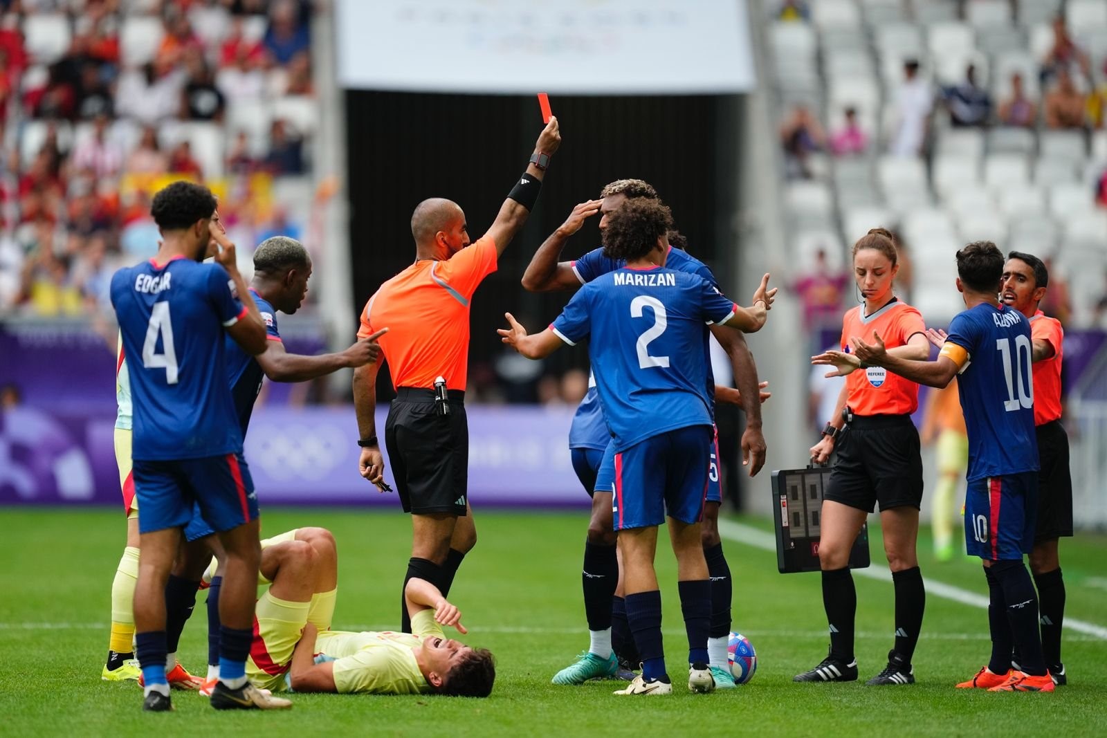 Μαρκάρισμα ντροπή στον Κουμπαρσί – Πήγε να του τελειώσει την καριέρα… (vid)