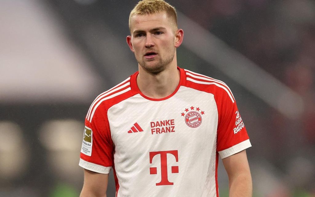 Έδωσε… εντολή ο Ντε Λιχτ: Θέλει εδώ και τώρα να πάει στη Γιουνάιτεντ!