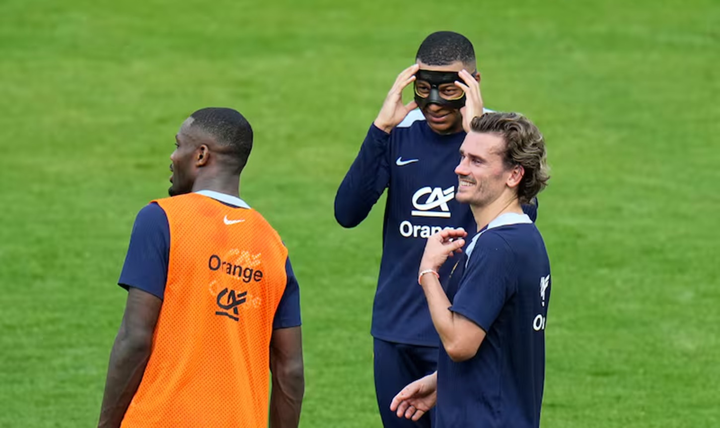 Γαλλία – Βέλγιο: Νέα τριάδα για τους «τρικολόρ» στην ενδεκάδα