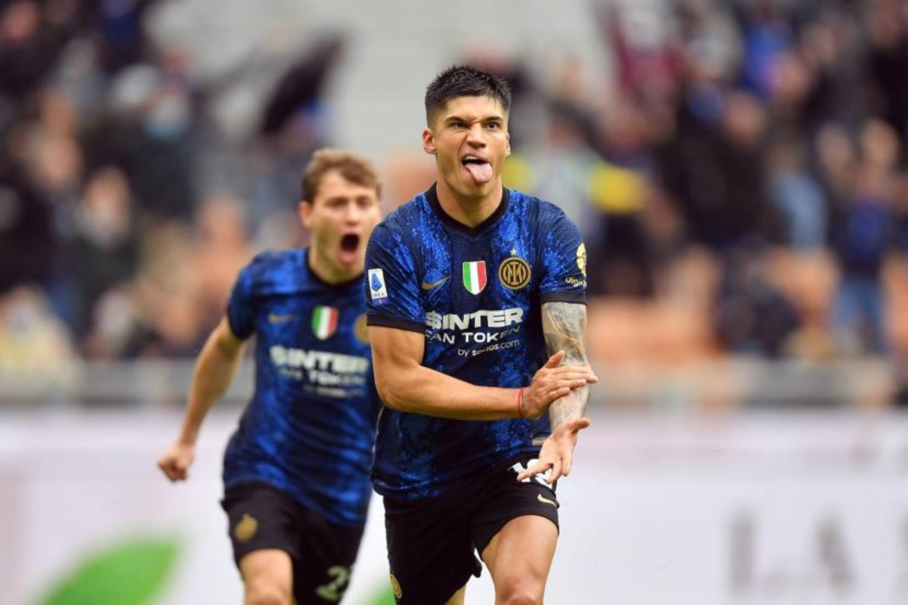 Η Ίντερ βρήκε… κορόιδο και πουλάει τον επιθετικό της!
