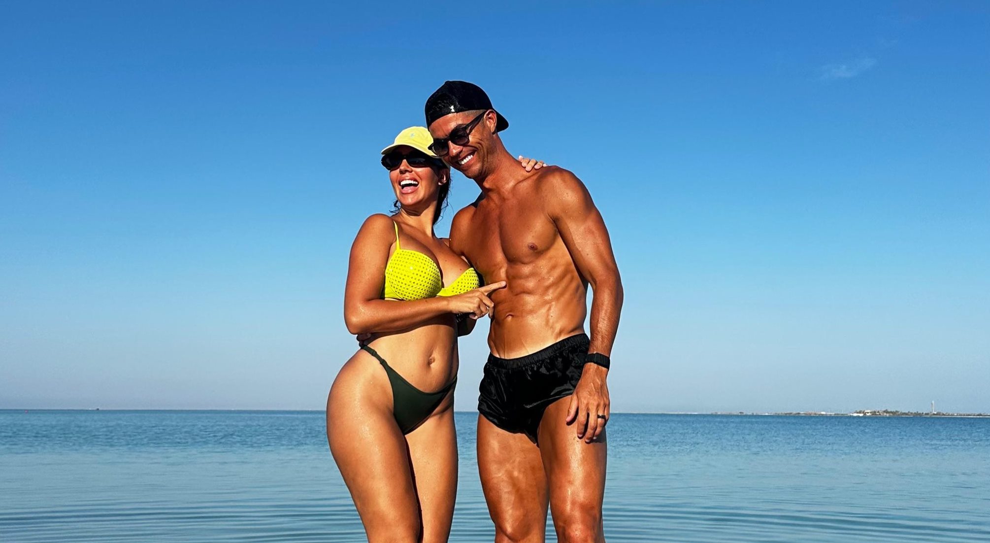 Τέρας της φύσης ο Κριστιάνο: Έκανε μέχρι και τους haters να παραμιλάνε με τους κοιλιακούς του! (pics)