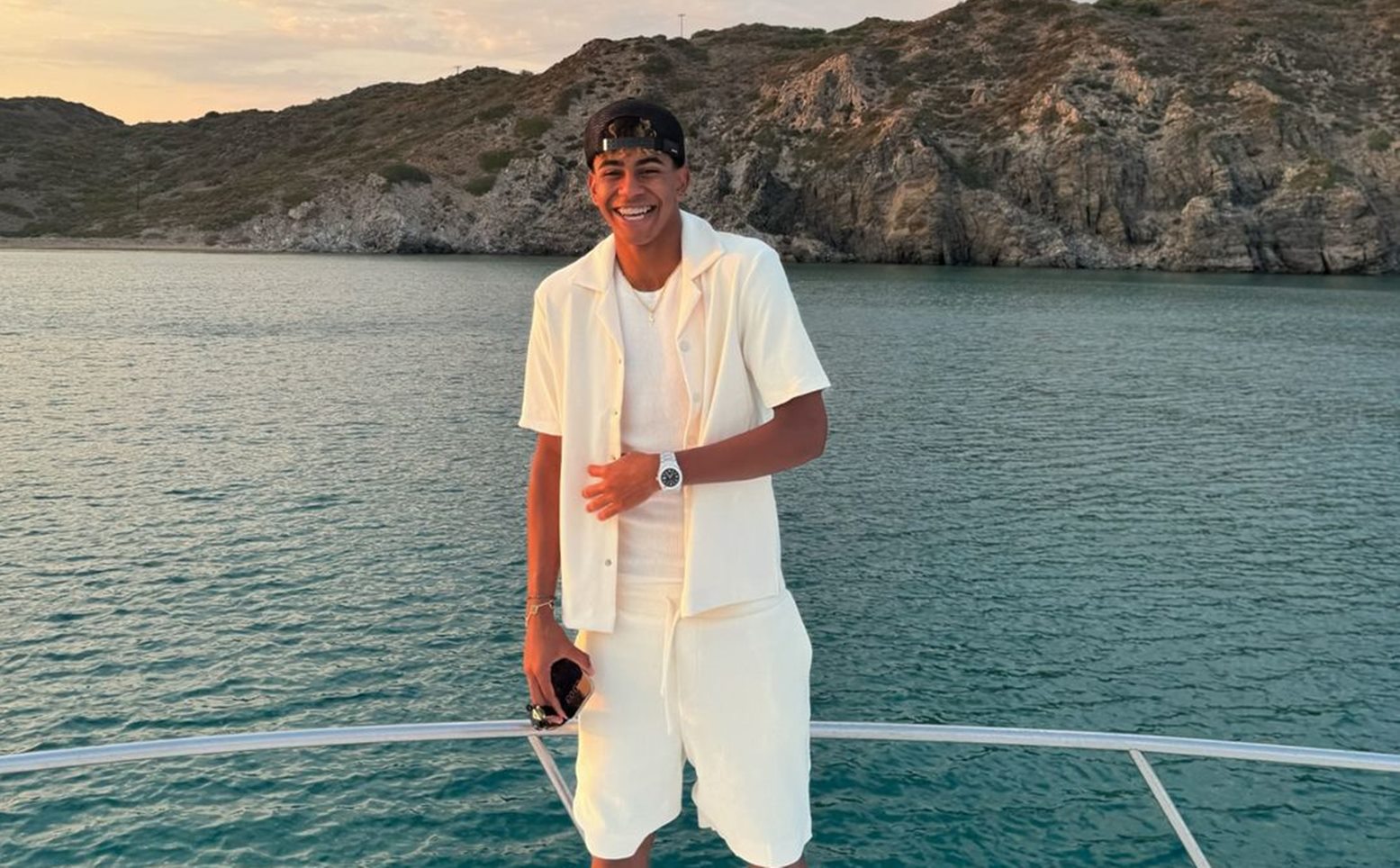 Συνεχίζει να κάνει τσάμπα διαφήμιση στην Ελλάδα ο Γιαμάλ: Έχει τρελαθεί με την Κω! (pics)