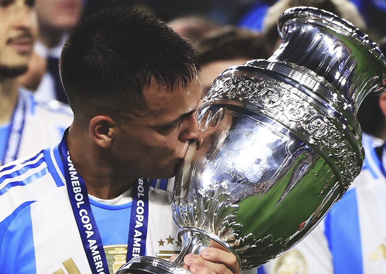 Δάκρυσαν στην Αργεντινή με τα λόγια του Λαουτάρο: «Κάτι σας χρώσταγα»