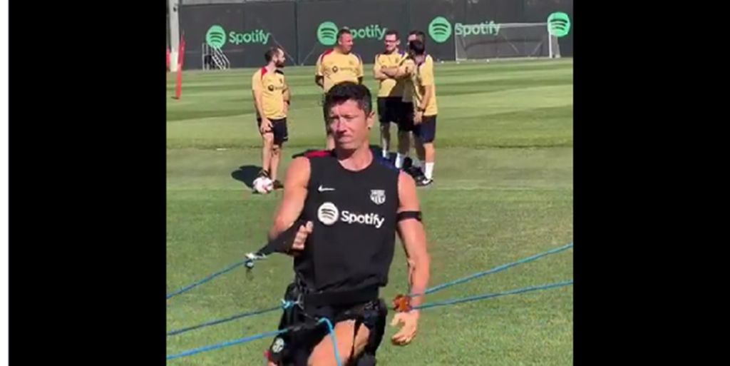 Beast mode on: Ο Λεβαντόφσκι έδειξε σε όλους στην Μπαρτσελόνα ότι είναι… RoboCop! (vid)