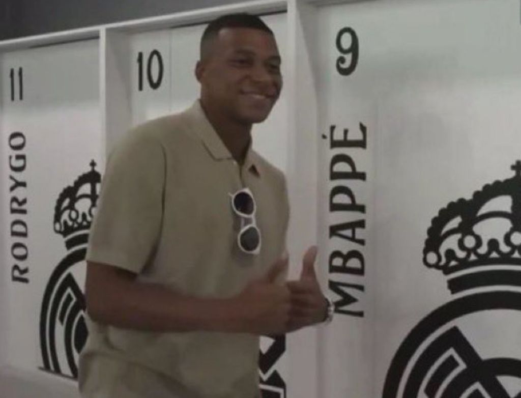 O Μπαπέ πρόδωσε τον παίκτη που πήρε τον αριθμό του Κρόος (pic)