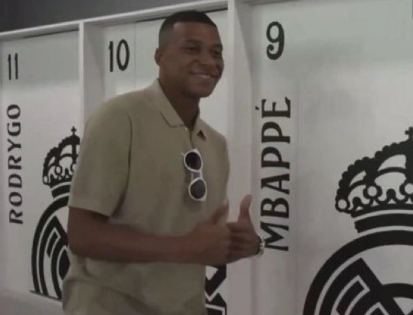 O Μπαπέ πρόδωσε τον παίκτη που πήρε τον αριθμό του Κρόος (pic)