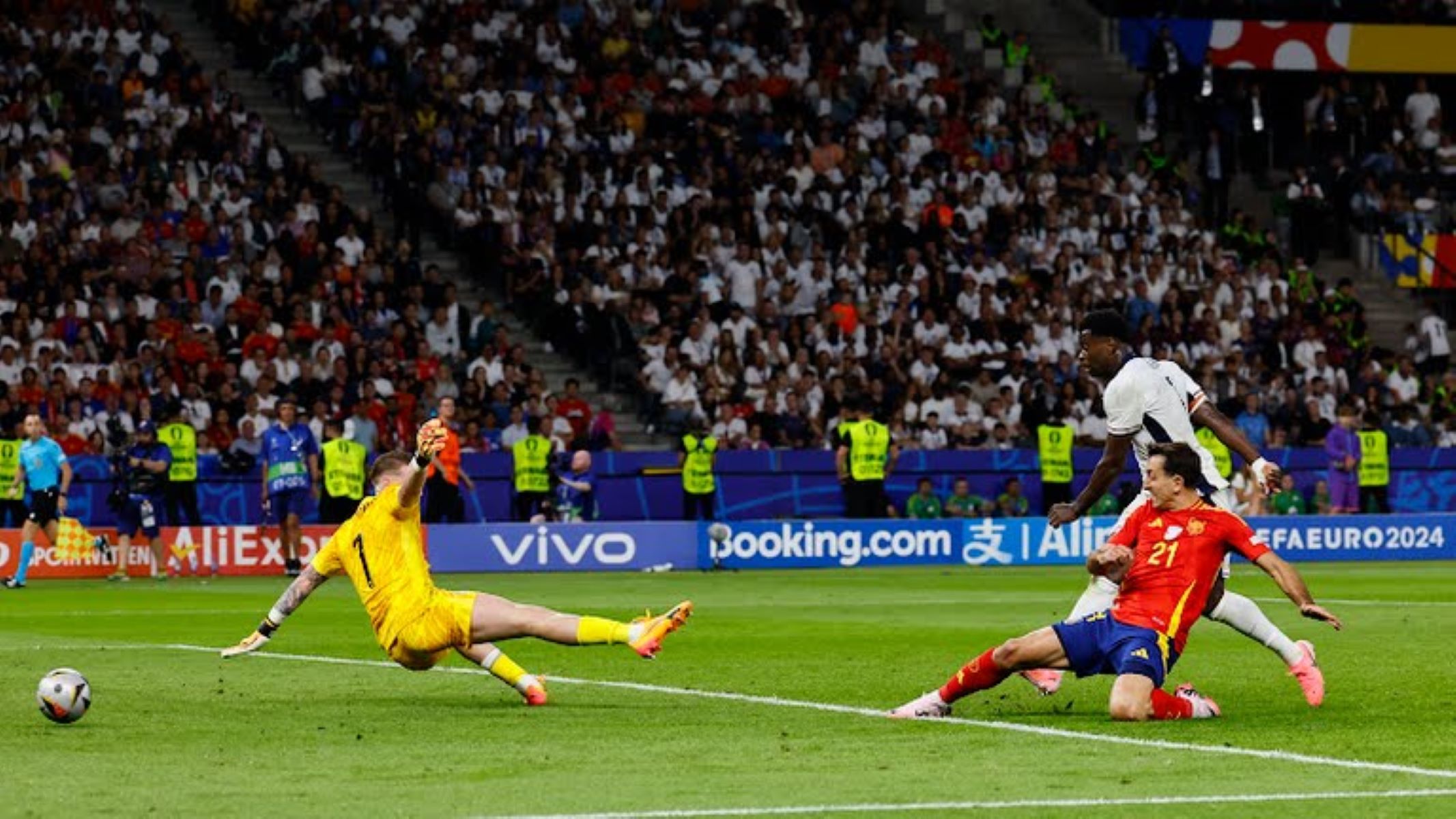 Το «χρυσό» γκολ του Οϊαρθάμπαλ που έδωσε το τρόπαιο στην Ισπανία (vid)