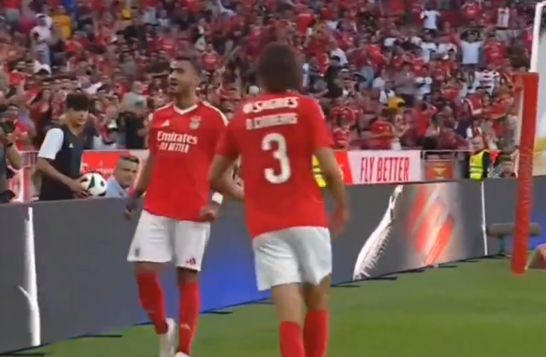 Δε σταματά να σκοράρει ο «καυτός» Παυλίδης – Τρισευτυχισμένοι στην Μπενφίκα (vid)