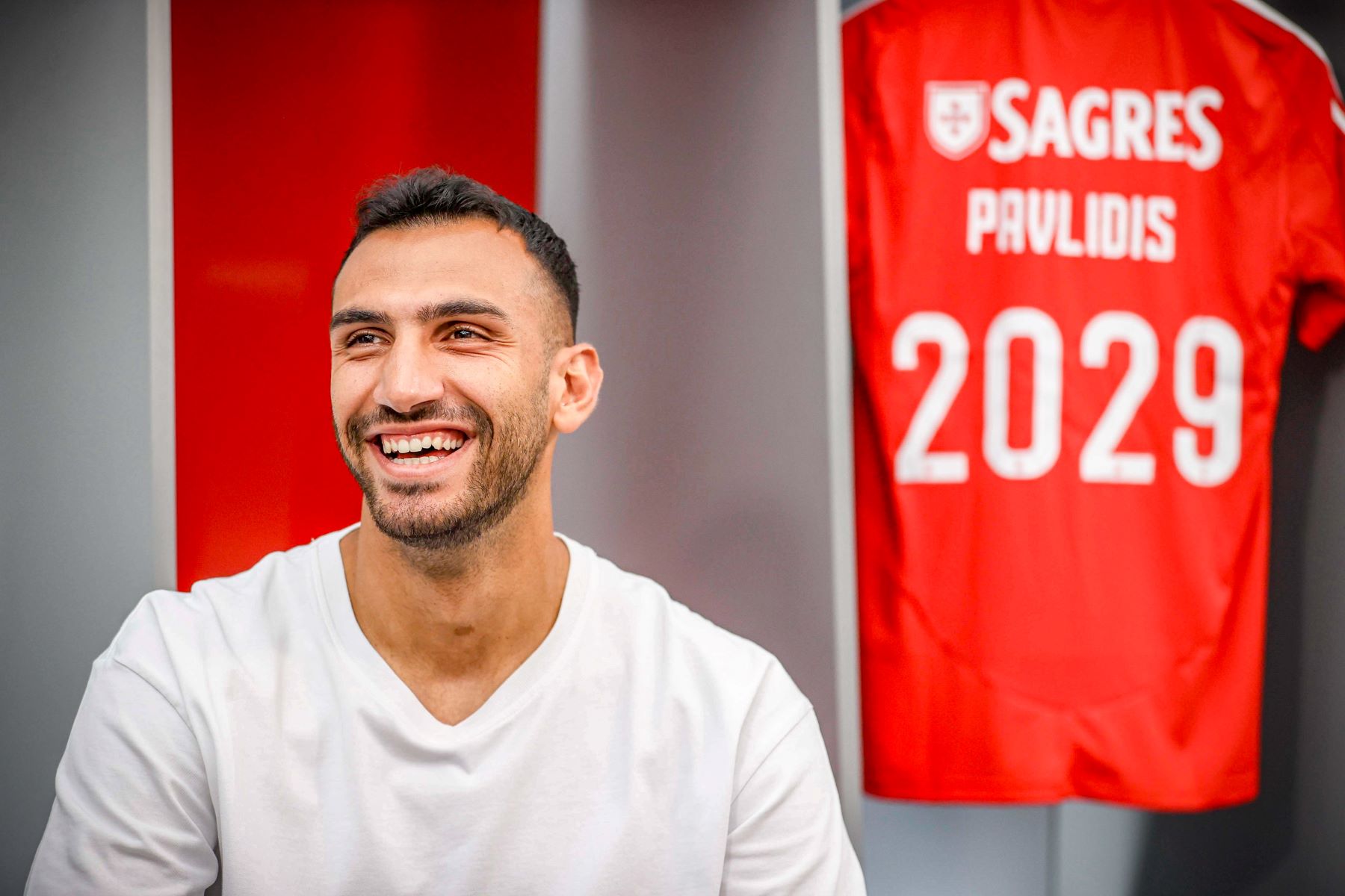 Το «χρυσό» συμβόλαιο του Παυλίδη και η εξωπραγματική ρήτρα που έβαλε η Μπενφίκα