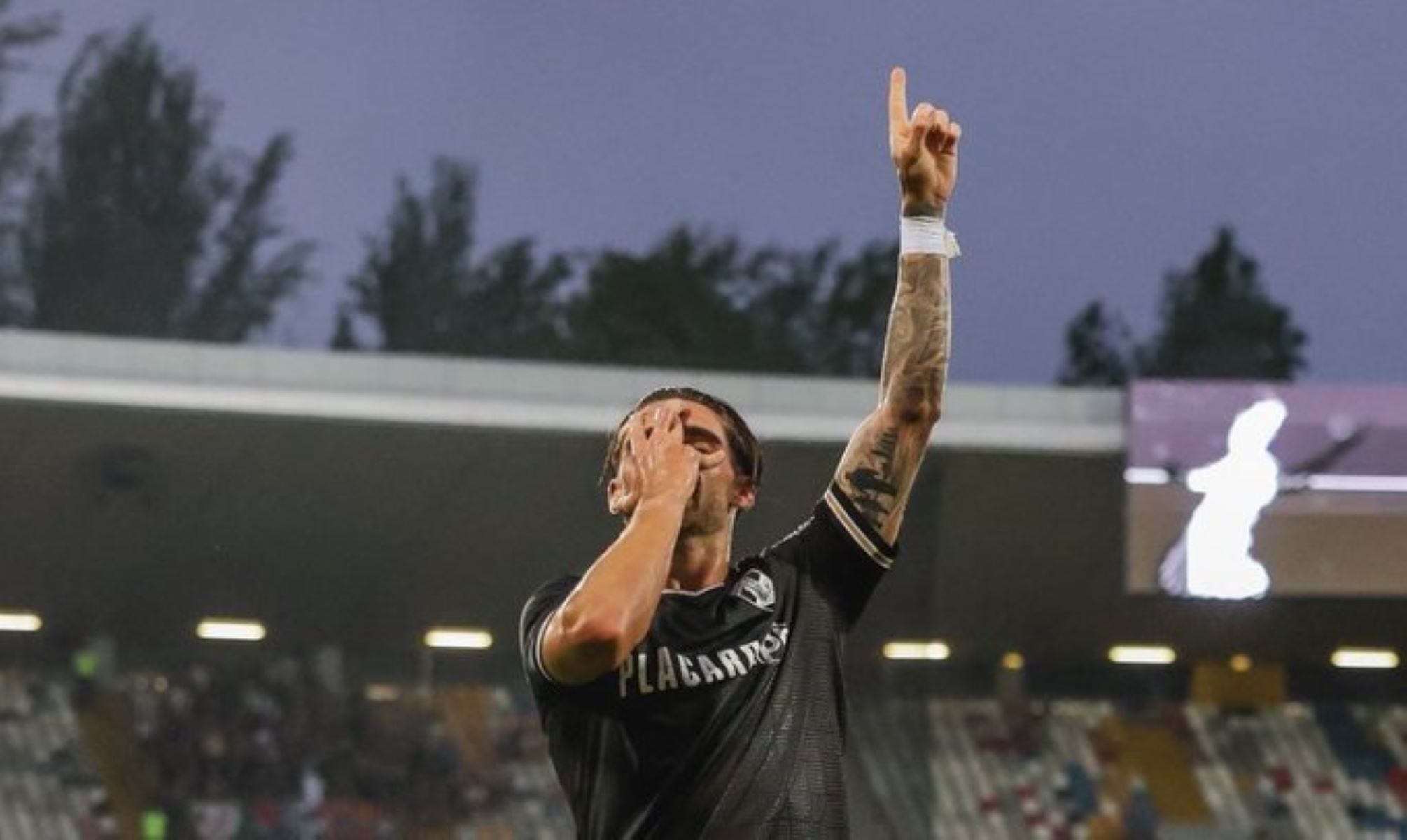 Τα έσκασε ο Μαρινάκης και έφερε παίχταρο στη Νότιγχαμ Φόρεστ!