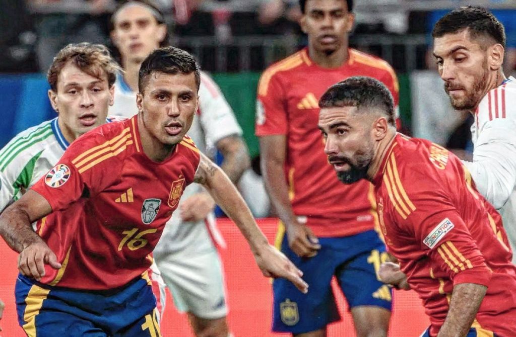 Ο Καρβαχάλ το παραδέχτηκε δημόσια: «Ψήνει» τον Ρόδρι για να πάει στη Ρεάλ!