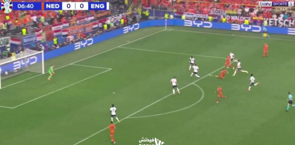 ΣΟΥΤΑΡΑ του Σίμονς για το 1-0 της Ολλανδίας! (vid)