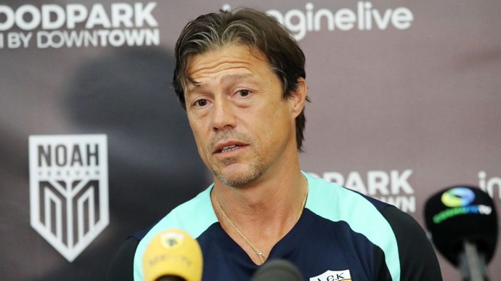 Έξαλλος ο Αλμέιδα με την άμυνά του: «Με λόγια δεν κερδίζεις στο ποδόσφαιρο»