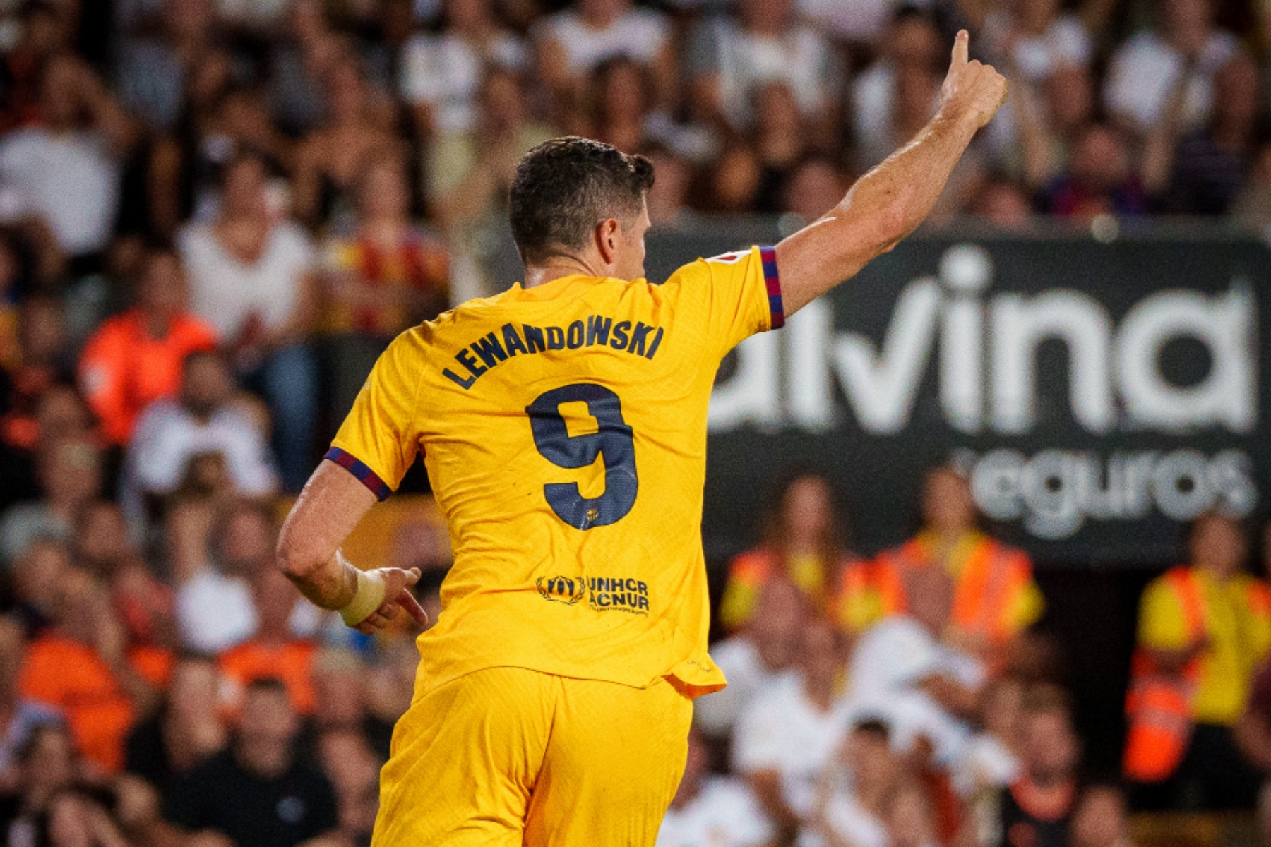 Τρίποντο δια… ποδός Λεβαντόφσκι για την Μπαρτσελόνα