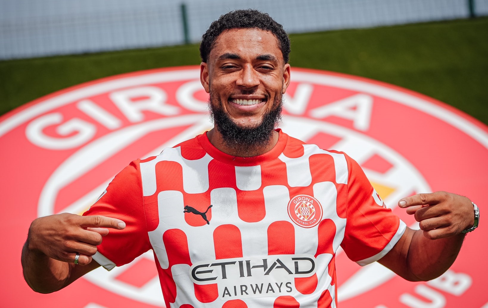 Μεταγραφάρα η Χιρόνα, χαλάει κόσμο με… υποβρύχιο στα εξτρέμ