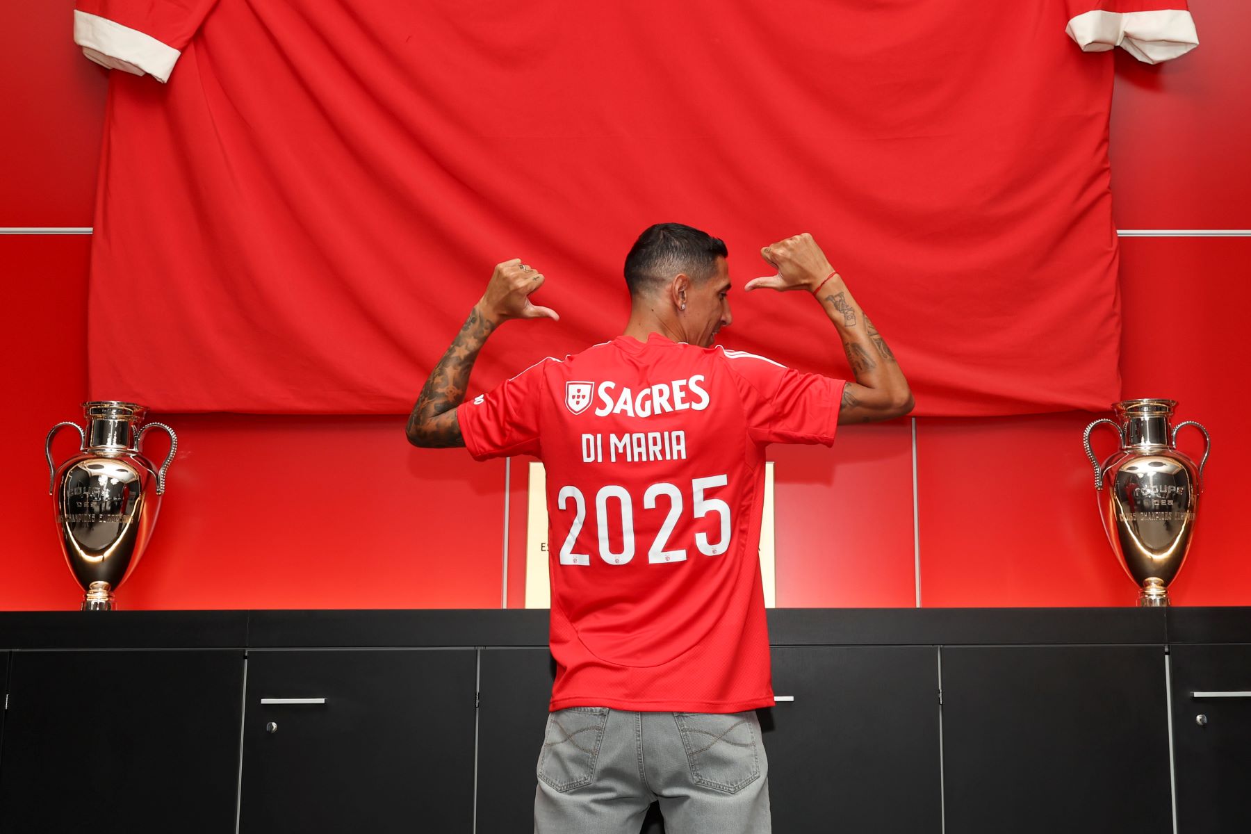 Επίσημο: «Αετός» για έναν ακόμη χρόνο ο Άνχελ Ντι Μαρία (pic)