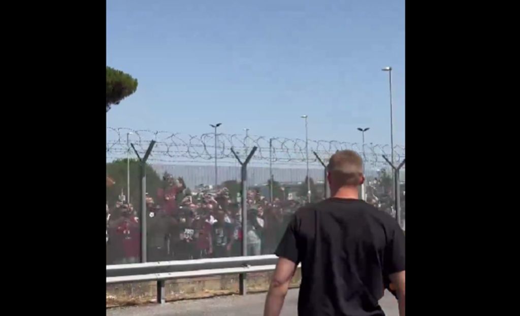 Μεγάλες στιγμές για τον Ντόβμπικ: Οι φίλοι της Ρόμα τον αποθέωσαν λες και έβλεπαν τον… Τότι! (vid)