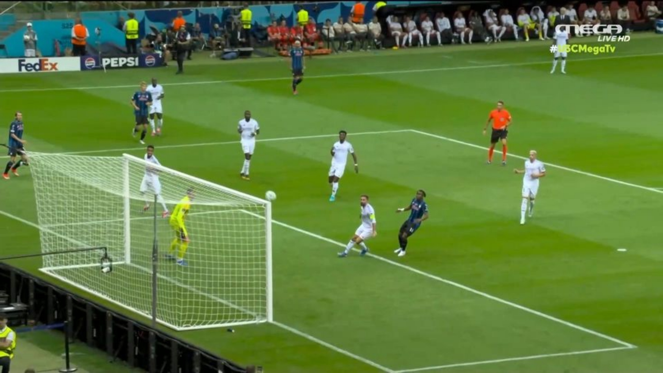 Παραλίγο αυτογκόλ από τον Μιλιτάο – Στο δοκάρι η μπάλα (vid)