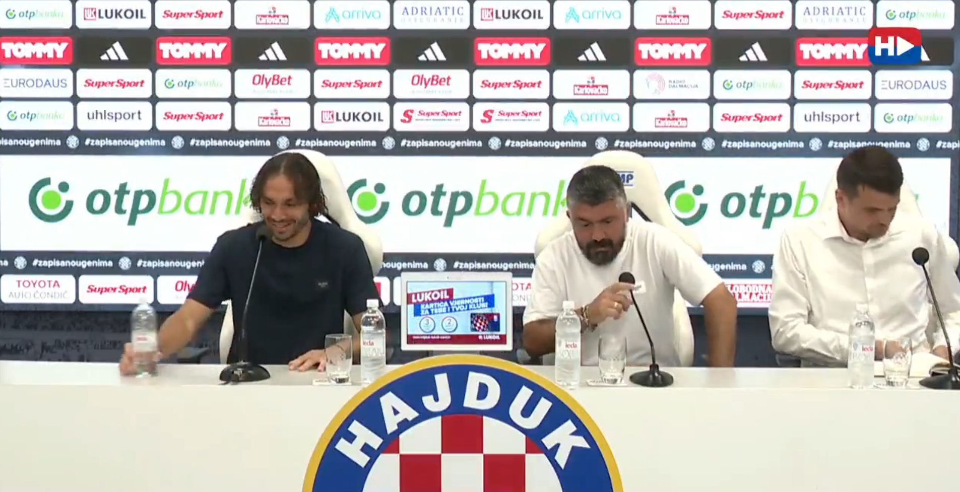 Μοναδικός Γκατούζο: Έστειλε στα… τσακίδια παίκτη του σε συνέντευξη Τύπου! (vid)