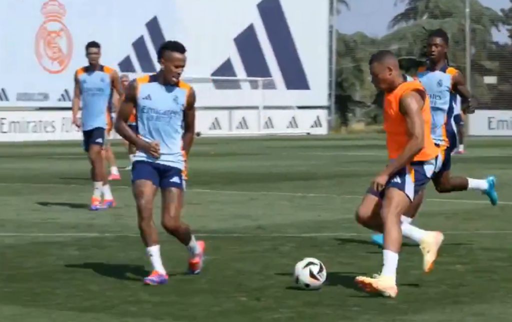 Μπαπέ σε δράση: «Άρρωστο» τούνελ σε Μιλιτάο, τίναξε το τέρμα με τη σουτάρα του (vid)