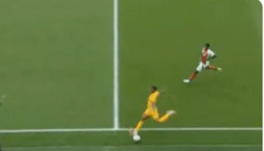 Η φάση με τον Ζοάο Πέδρο που έδειξε το πιο μεγάλο πρόβλημα με τους Άγγλους διαιτητές! (vid)