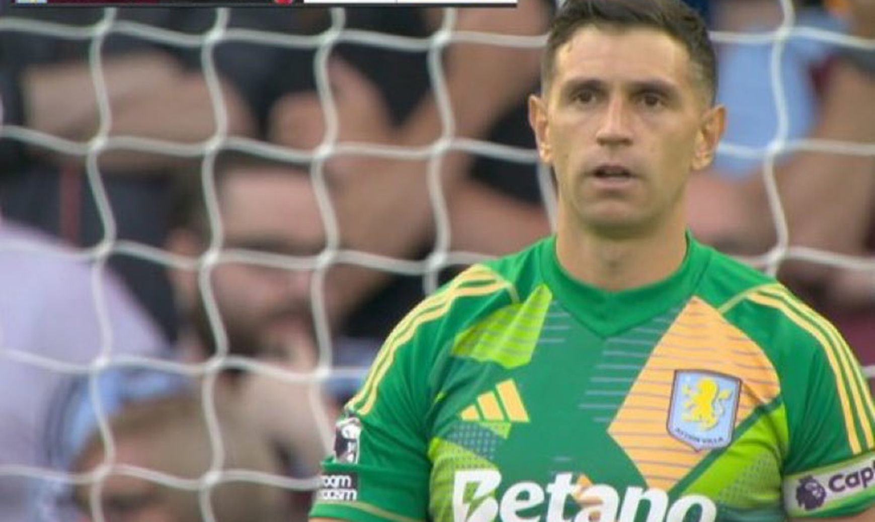 Γλέντι από τους οπαδούς της Άρσεναλ στον Μαρτίνες: Έπαιζαν με τον πόνο του στο 2-0! (vid)